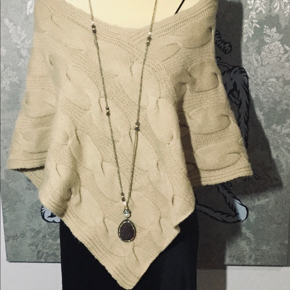 100% Cashmere Poncho😍